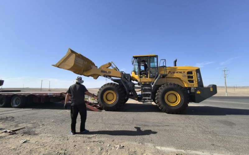 Two Wheel Loaders Have Been Delivered to Hami City, Xinjiang, China Two Wheel Loaders Have Been Delivered to Hami City, Xinjiang, China