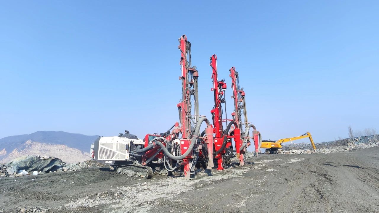 LGMRT SDC170 DTH Drill Rig Boosts Efficient Mining at a Liaoning Iron Mine
