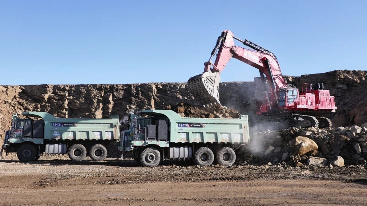 For methanol hybrid mining trucks, choose LGMG MTH150M